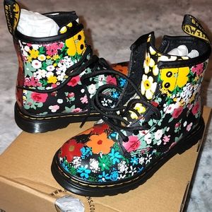 Kids Dr Martens size 10